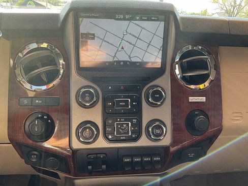 Used 2015 Ford F250 King Ranch w/ FX4 Off-Road Package AWD/4WD image 26