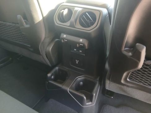 Used 2024 Jeep Gladiator Mojave AWD/4WD image 20