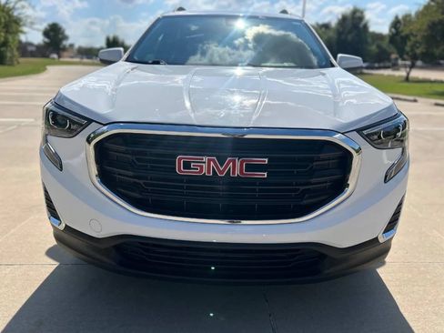 Used 2018 GMC Terrain SLE w/ Driver Convenience Package FWD image 3