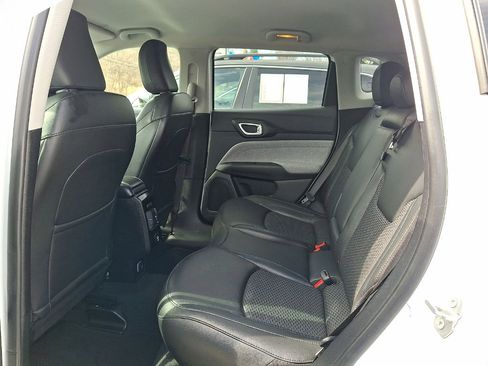 Certified 2022 Jeep Compass Latitude image 10