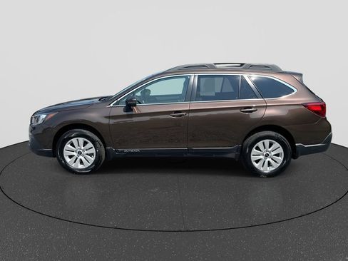 Used 2019 Subaru Outback 2.5i Premium w/ Popular Package #2 AWD/4WD image 5