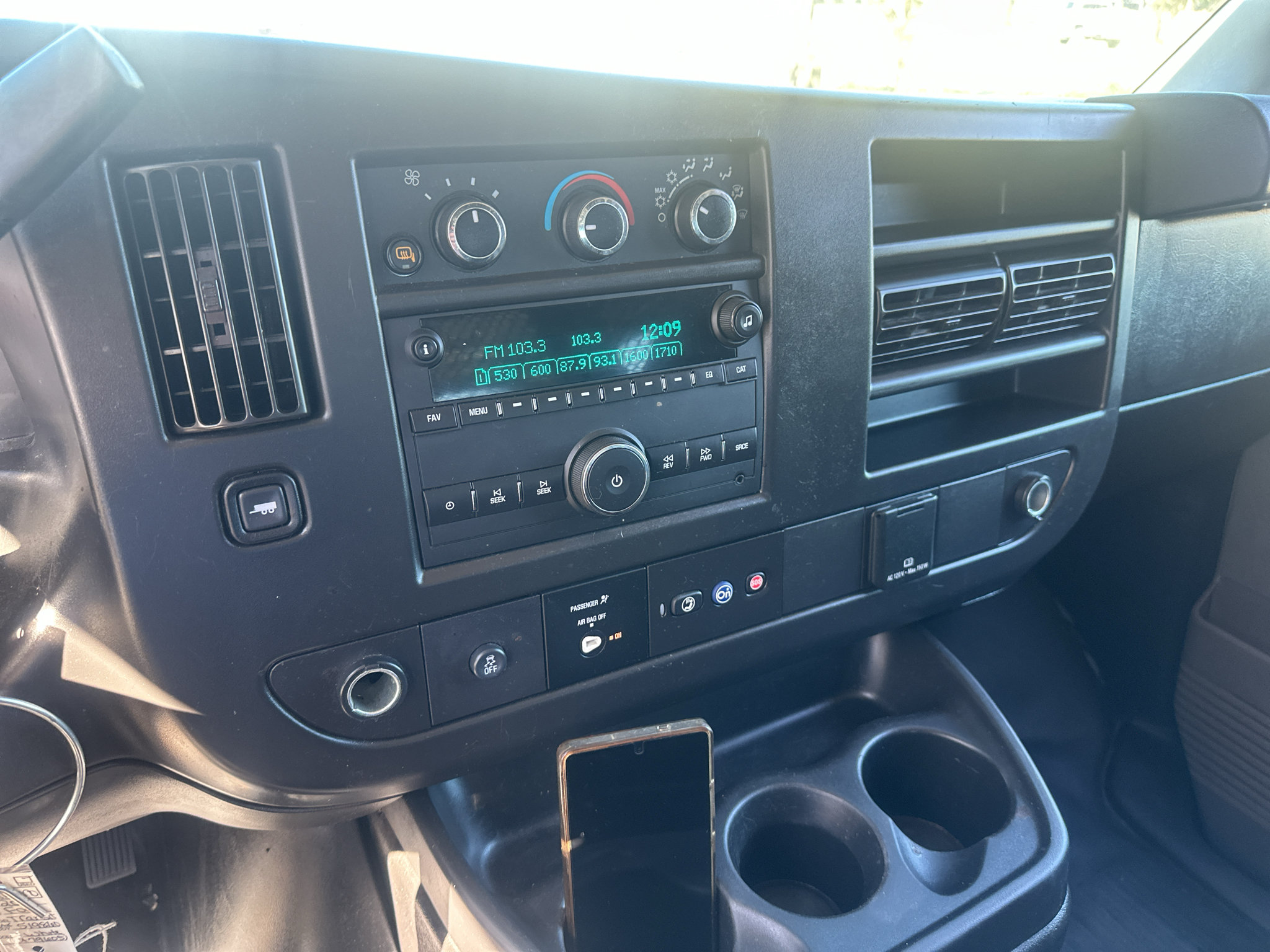 Used 2020 Chevrolet Express 2500 w/ Driver Convenience Package RWD image 19
