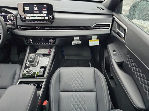 Used 2025 Mitsubishi Outlander SEL Black Edition image 14