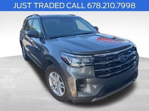 Used 2025 Ford Explorer Active RWD image 1
