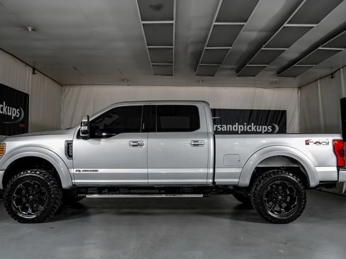 Used 2019 Ford F250 Lariat w/ Lariat Ultimate Package AWD/4WD image 12