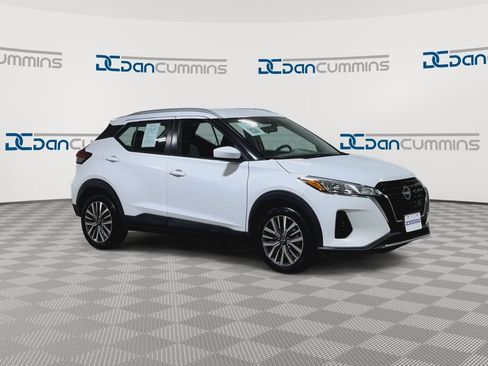 Used 2024 Nissan Kicks SV FWD image 3
