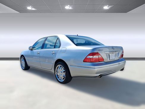Used 2004 Lexus LS 430 image 3