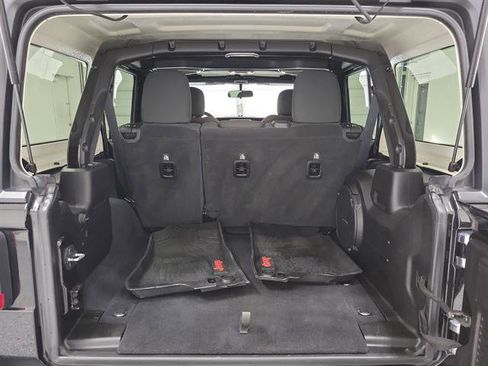 Used 2019 Jeep Wrangler Unlimited Sport S image 8