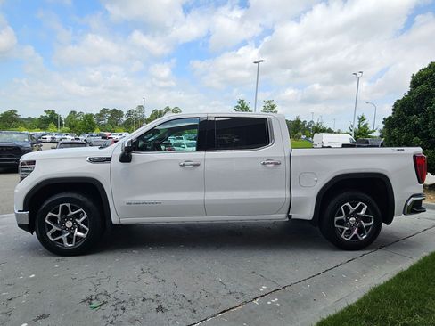 Used 2023 GMC Sierra 1500 SLT AWD/4WD image 4