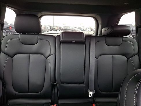 New 2026 Jeep Grand Cherokee Limited w/ Limited Altitude Package AWD/4WD image 14