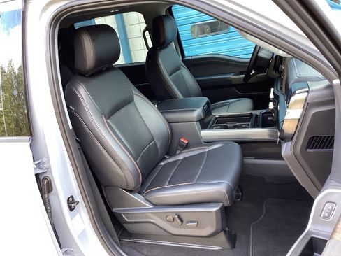 New 2026 Ford F250 Lariat w/ Black Appearance Package image 31