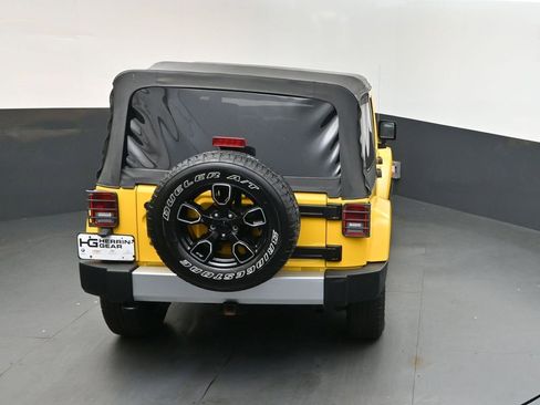 Used 2015 Jeep Wrangler Unlimited Sahara w/ Connectivity Group image 35