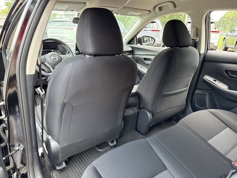Used 2025 Nissan Sentra SV w/ All-Weather Package FWD image 17