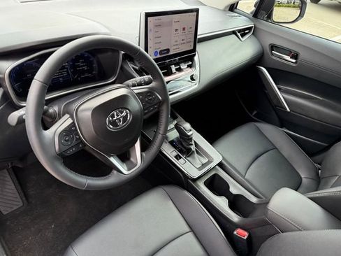 Used 2026 Toyota Corolla Cross XLE w/ Convenience Package image 12