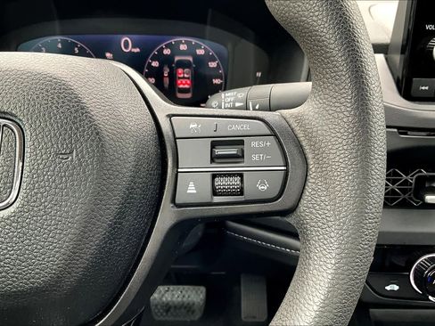 Used 2025 Honda Accord SE image 25