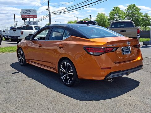 Used 2023 Nissan Sentra SR w/ SR Premium Package FWD image 5