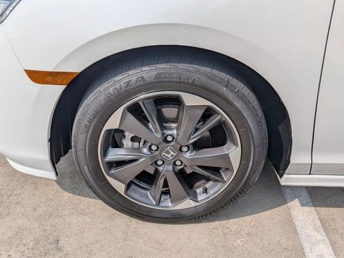 Used 2023 Honda Odyssey Elite image 9