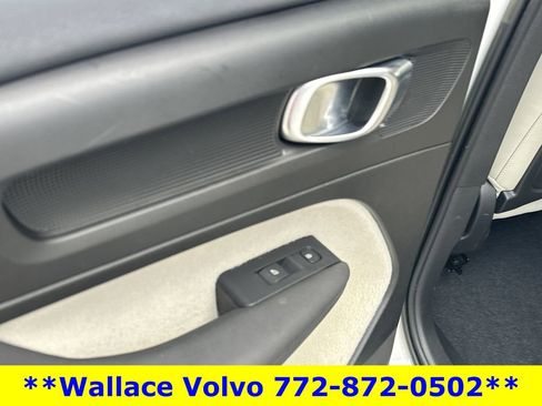 Used 2023 Volvo XC40 B5 Plus w/ Protection Package Premier AWD/4WD image 12