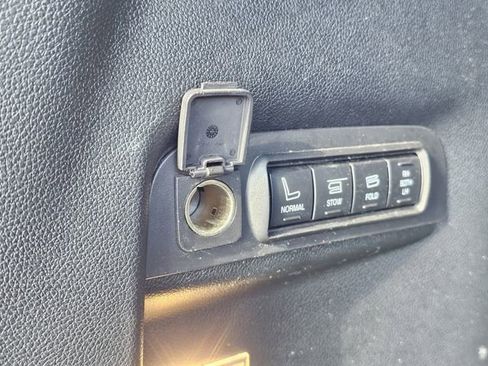 Used 2019 Ford Explorer Limited image 30