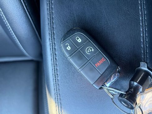 Used 2025 Jeep Compass Limited AWD/4WD image 17