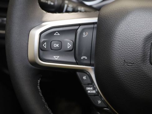 Used 2025 RAM 1500 Big Horn AWD/4WD image 32