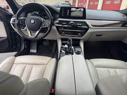 Used 2018 BMW 540i xDrive w/ Premium Package image 29