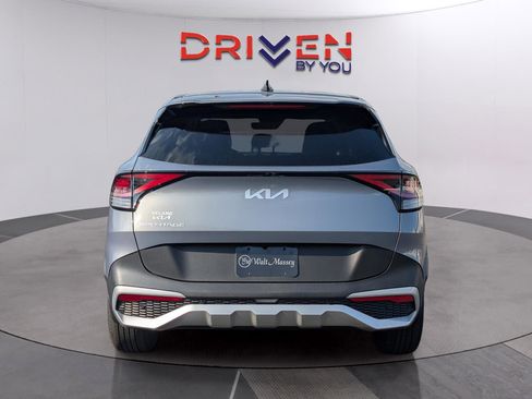 Used 2024 Kia Sportage EX image 4