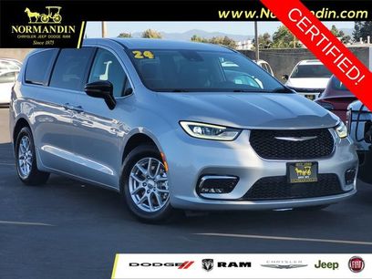 Certified 2024 Chrysler Pacifica Touring-L