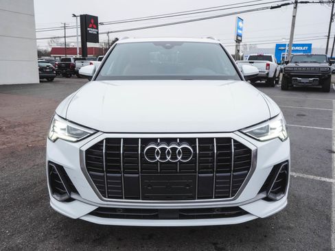 Used 2023 Audi Q3 2.0T Premium w/ Convenience Package image 2