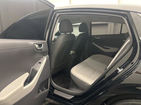 Used 2022 Hyundai Ioniq SE image 6