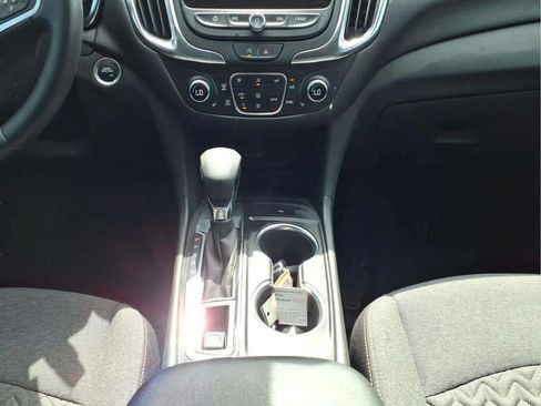 Used 2024 Chevrolet Equinox LT FWD image 10