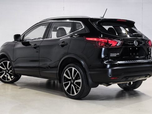 Used 2019 Nissan Rogue Sport SL w/ Premium Package image 11