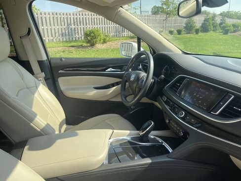 Used 2020 Buick Enclave Essence FWD image 31