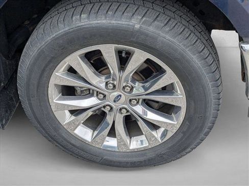 Used 2017 Ford F150 XLT w/ Equipment Group 302A Luxury image 7