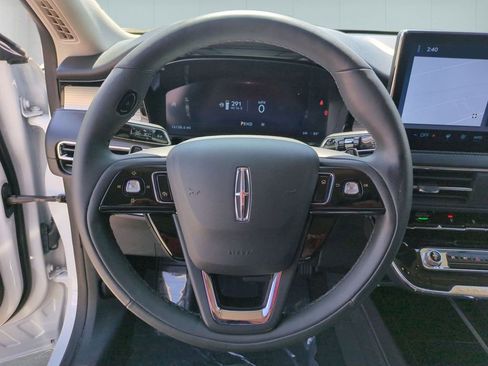 Certified 2024 Lincoln Corsair AWD w/ Equipment Group 101A image 18