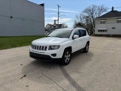 Used 2016 Jeep Compass High Altitude image 3