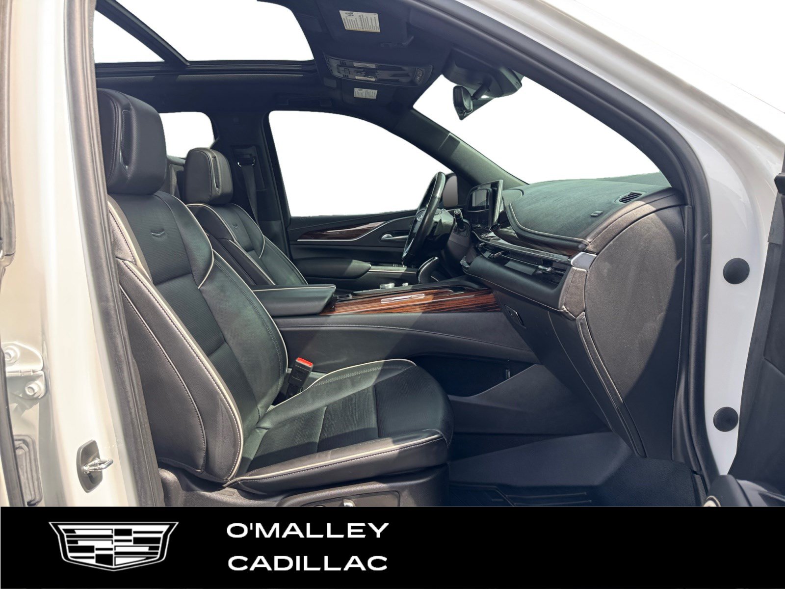 Used 2023 Cadillac Escalade ESV Premium Luxury AWD/4WD image 14