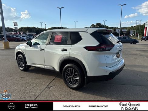 Certified 2026 Nissan Rogue S FWD image 11