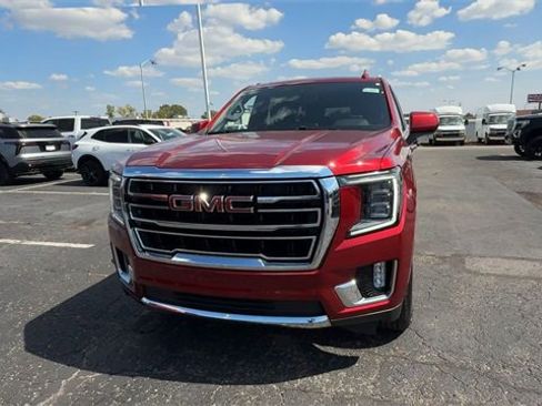 Used 2023 GMC Yukon SLT image 3