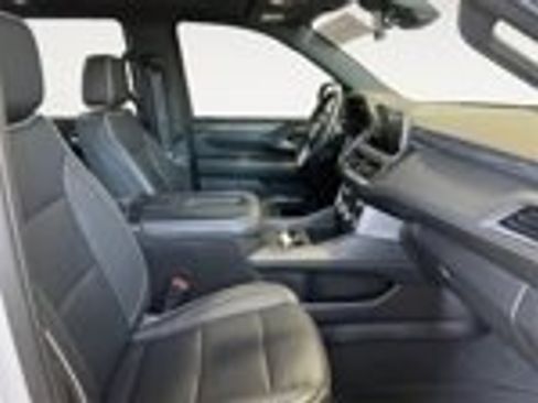 Used 2023 GMC Yukon SLT image 5