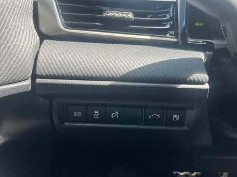 Used 2025 Toyota Camry SE FWD image 10