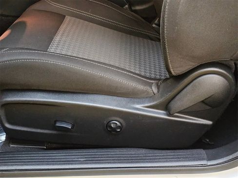 Used 2020 Dodge Challenger SXT w/ Driver Convenience Group image 23