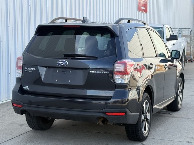Used 2018 Subaru Forester 2.5i Premium w/ All-Weather Package AWD/4WD image 4