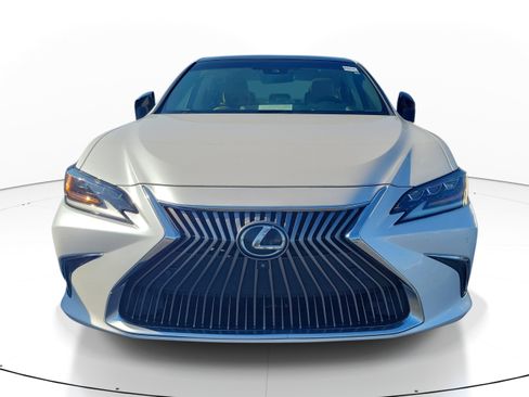 Used 2021 Lexus ES 350 Ultra Luxury w/ Accessory Package 2 FWD image 2