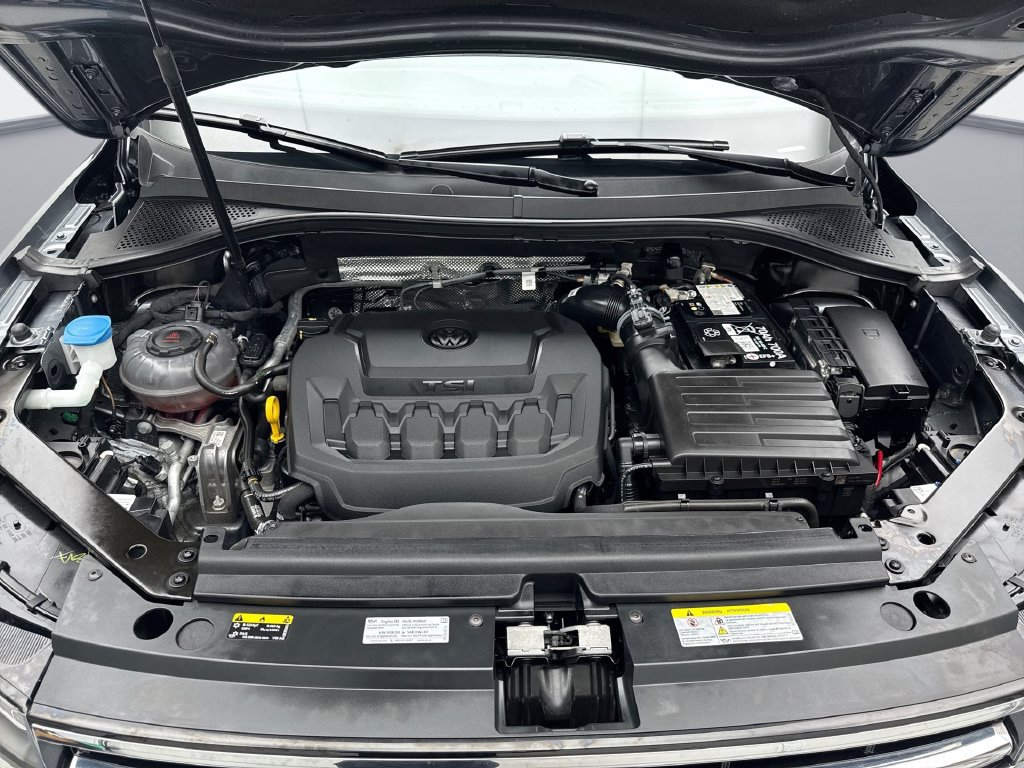 Used 2024 Volkswagen Tiguan SE AWD/4WD image 26