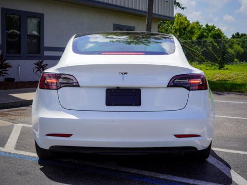 Used 2023 Tesla Model 3 Standard Range RWD image 5