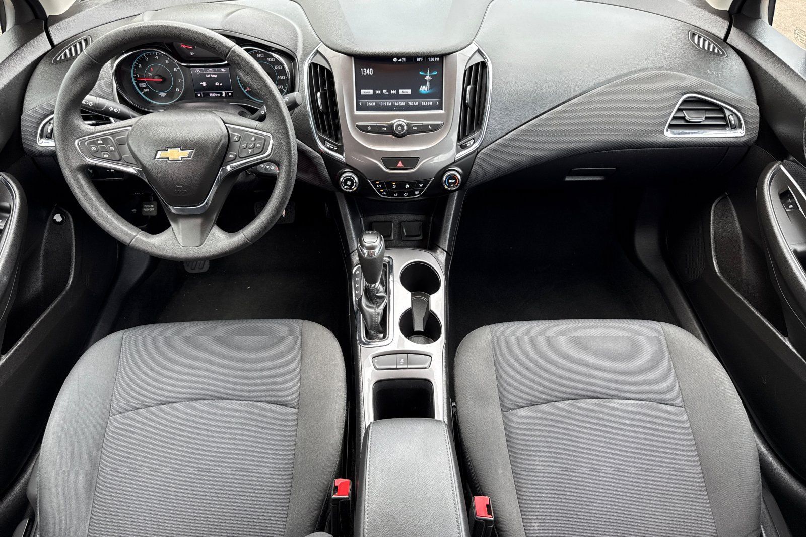 Used 2017 Chevrolet Cruze LT FWD image 13