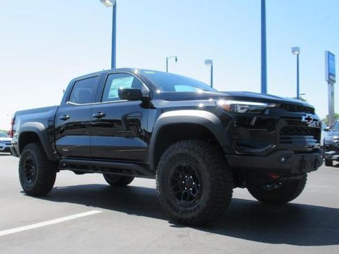 New 2025 Chevrolet Colorado ZR2 w/ ZR2 Bison Edition image 3