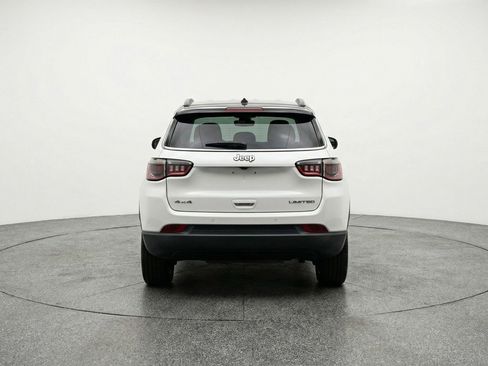 Used 2025 Jeep Compass Limited image 7