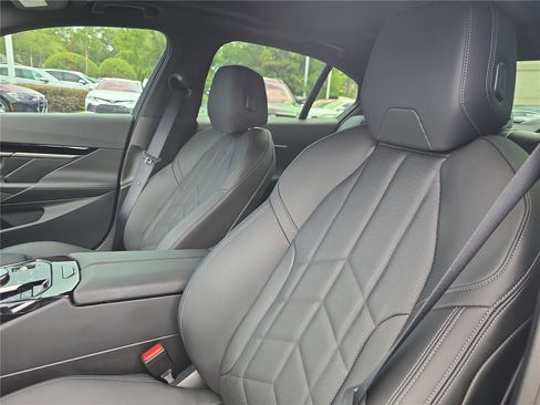 Used 2024 BMW 530i w/ M Sport Package RWD image 17